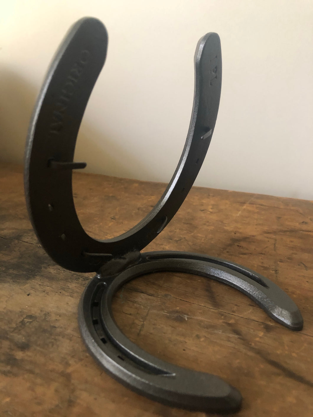 Large horseshoe heart – Katie Holmes' Horseshoe Art